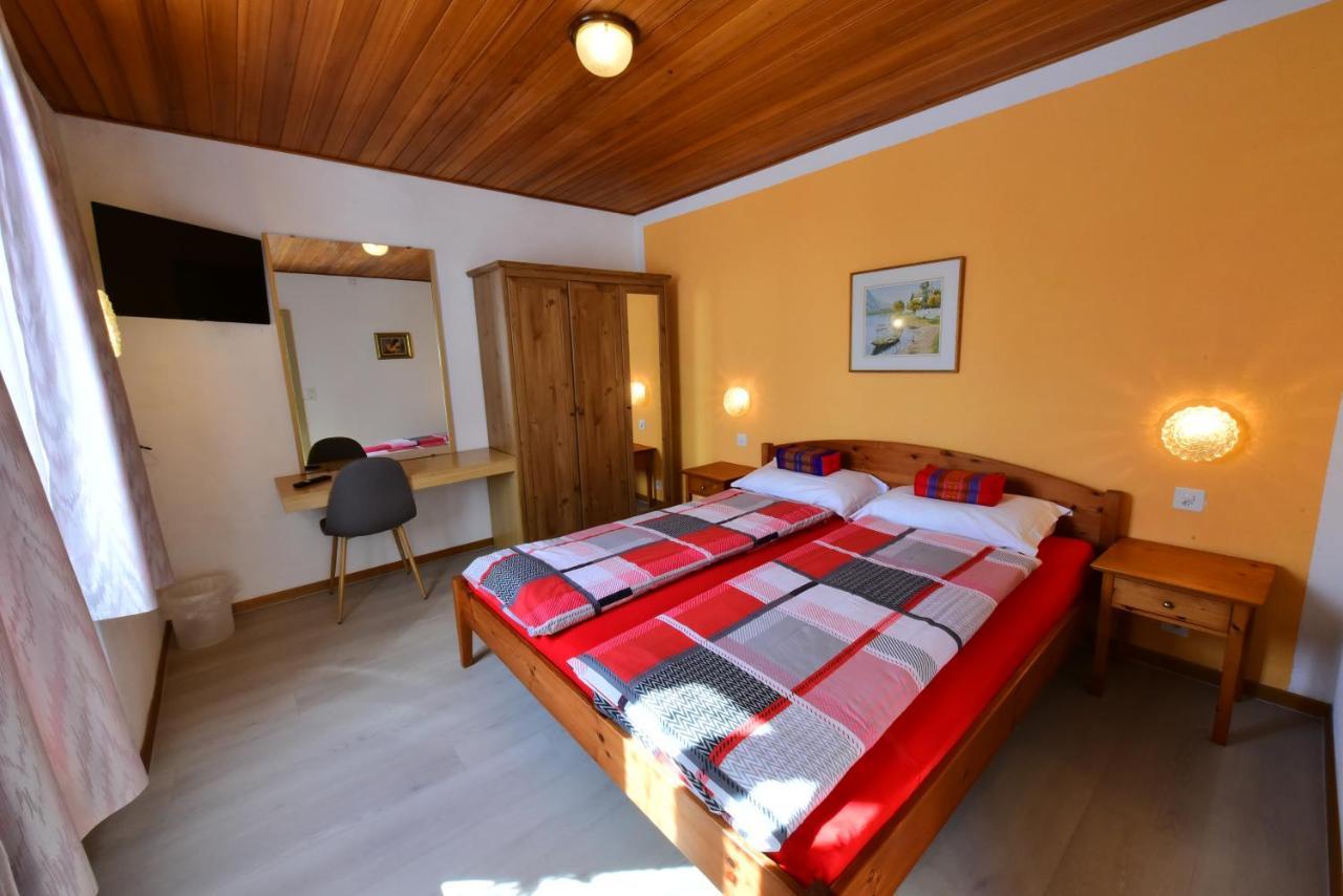 Hotel Pensione Serena Purasca Zewnętrze zdjęcie