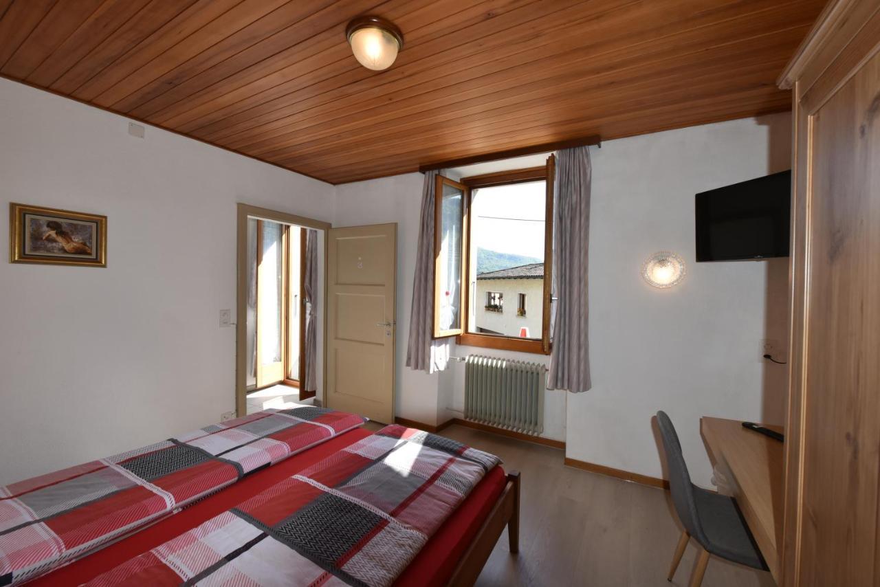 Hotel Pensione Serena Purasca Zewnętrze zdjęcie
