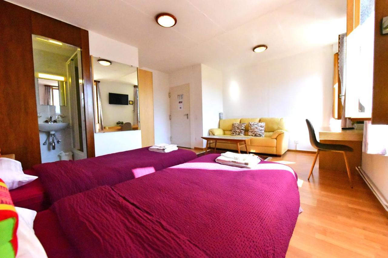 Hotel Pensione Serena Purasca Zewnętrze zdjęcie