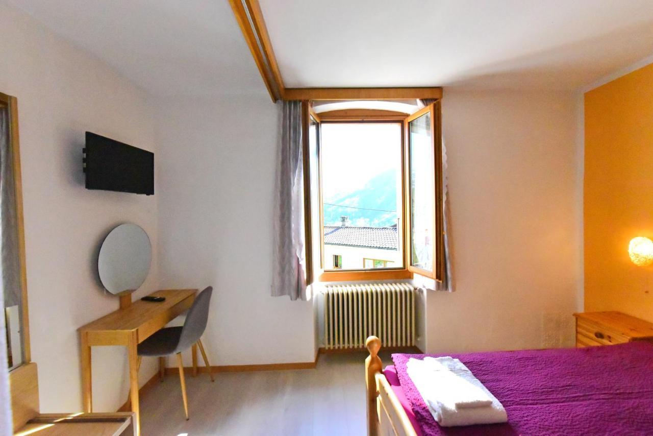Hotel Pensione Serena Purasca Zewnętrze zdjęcie