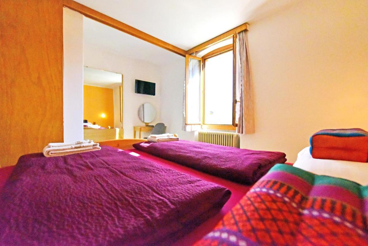 Hotel Pensione Serena Purasca Zewnętrze zdjęcie
